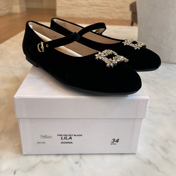 luxlim Other - Beautiful girls shoes. Velvet withe brooch. Brand new in box.